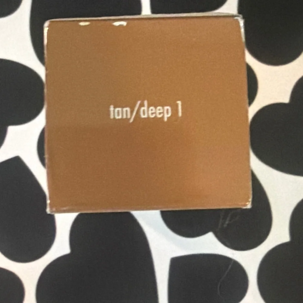 Women's Stila Hide & Chic Fluid Foundation Tan/Deep 1